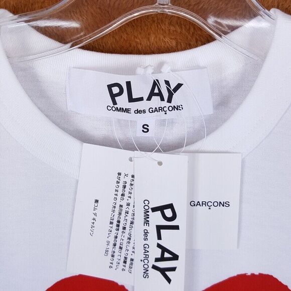COMME DES GARCONS Shirt Adult Small White Pullover Crew PLAY Logo Hearts Unisex - Picture 2 of 9